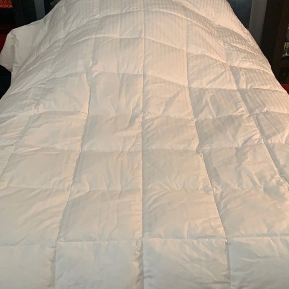 Other - White Down Full/Queen White Striped Comforter NWOT